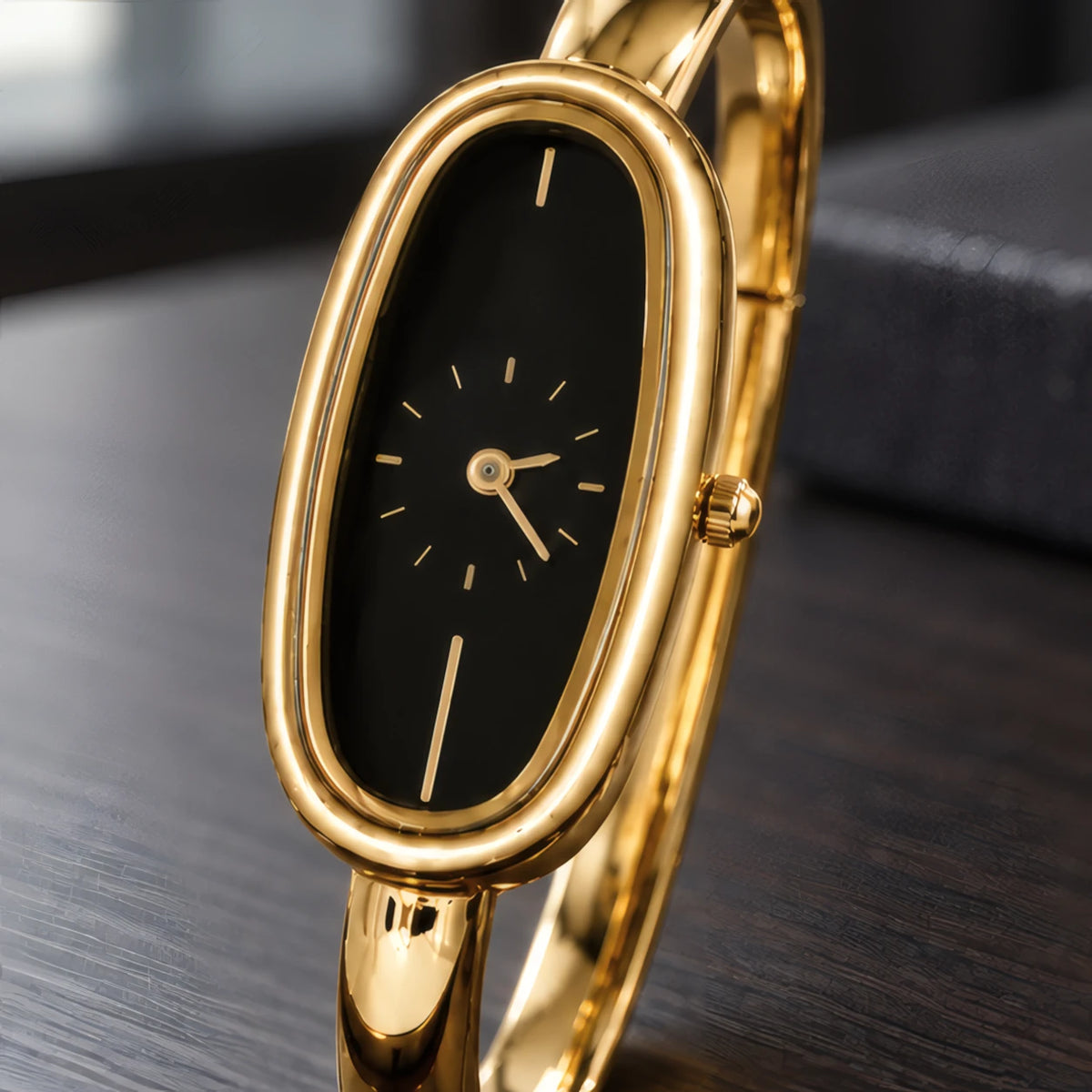 Henrietta Women's Minimalist Oval Dial Bracelet Watch - Midnight Gold - luxary - Brondals - Image 3