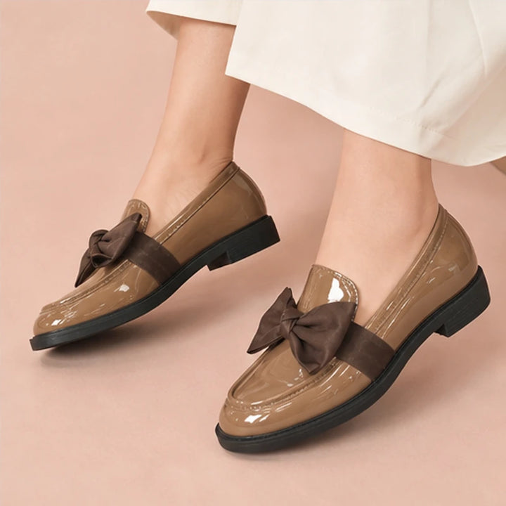 Jolie Patent Bow Loafer - Brown - slip-on shoes - Brondals - Image 7