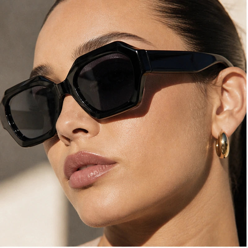 Vernda Tortoise Shades - Classic Black - sunglasses - Brondals - Image 2